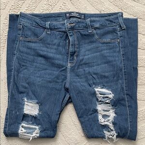 Hollister Women's Ripped curvy high-rise jeans